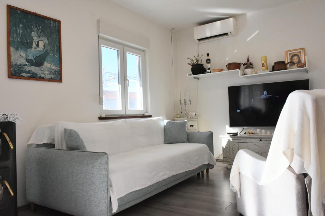 Villa Marie With Pool, Two Bedrooms For 4+2Kids Cavoglave Екстериор снимка