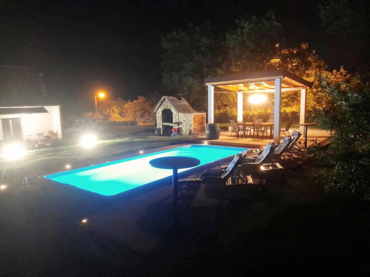 Villa Marie With Pool, Two Bedrooms For 4+2Kids Cavoglave Екстериор снимка